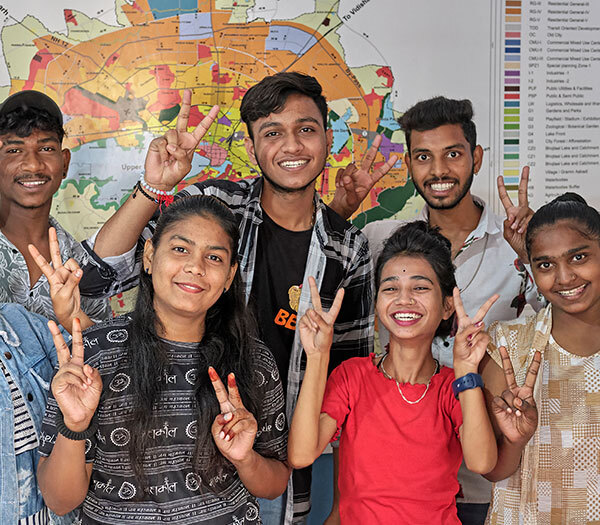 Group portrait of adolescent boys and girls from Rahul Nagar in Bhopal. ©UNICEF/UNI435244/Kolari