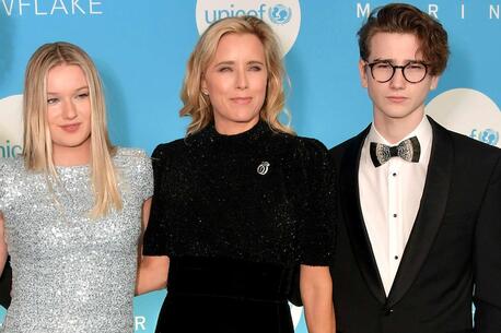 Téa Leoni, UNICEF Ambassador, UNICEF USA National Board Member and third-generation UNICEF supporter, with guests at a UNICEF fundraiser.