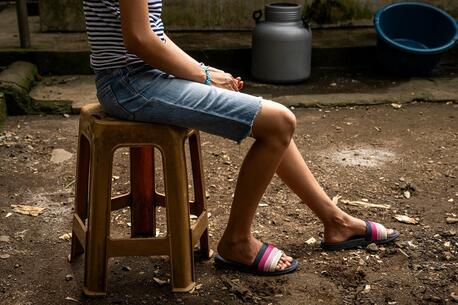 A 17-year-old survivor of sexual violence in Guatemala receives at-home counseling through a program supported by UNICEF and La Voz de la Niñez. 