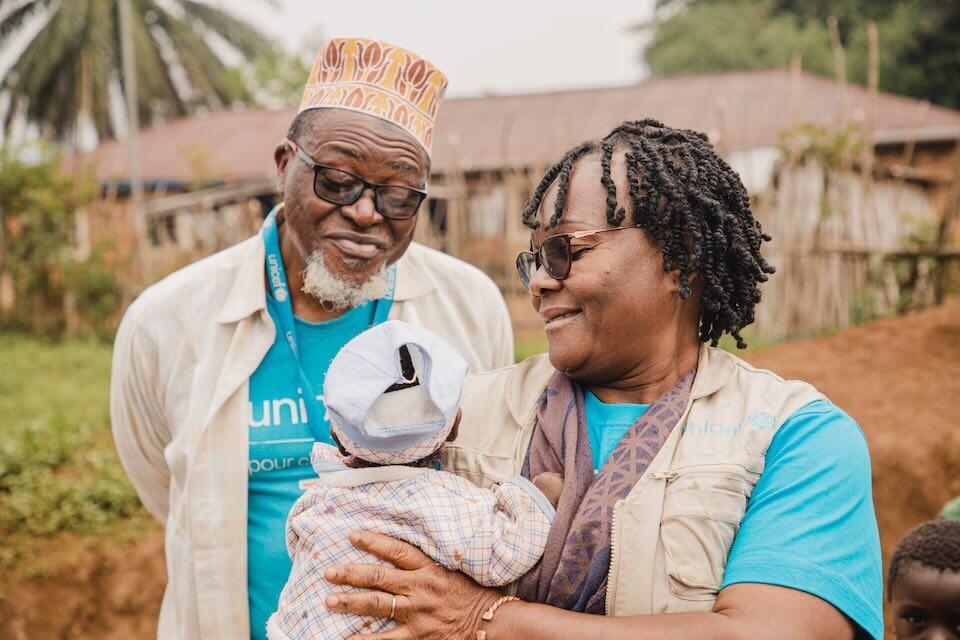 UNICEF workers launch the polio immunization campaign in DR Congo